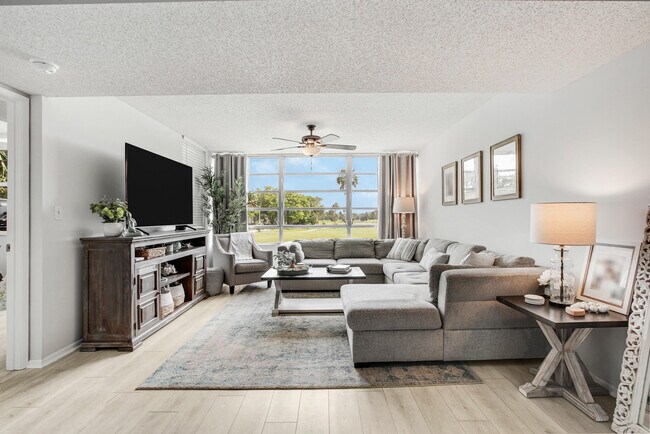 Building Photo - 4191 Cypress Reach Ct Unit 206 Rental