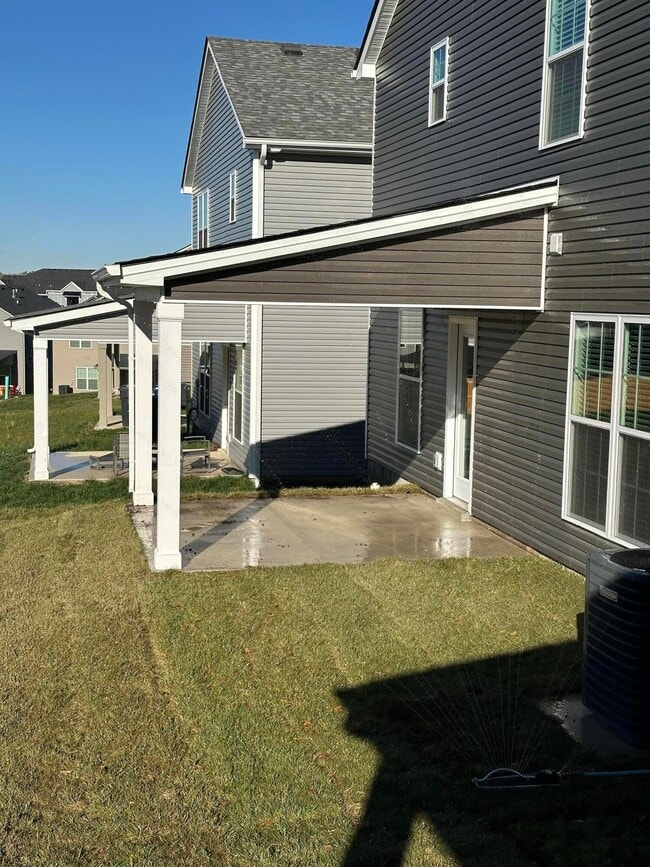 Photo - 2470 Dittany