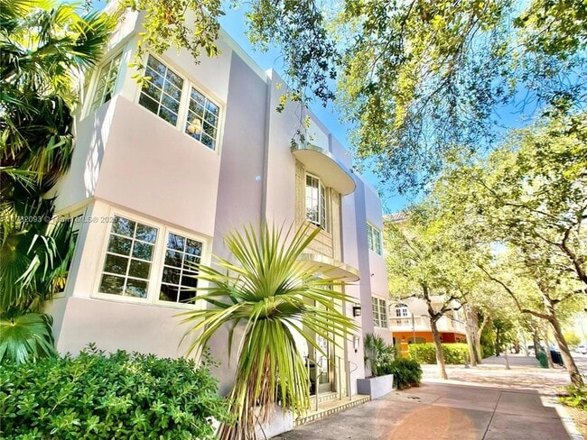Photo - 260 Euclid Ave Condo Unit 24
