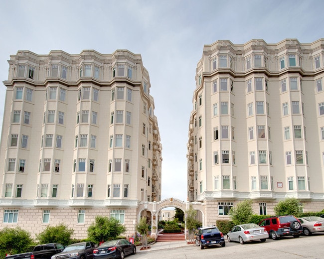 Building Photo - 1320-1380 Lombard