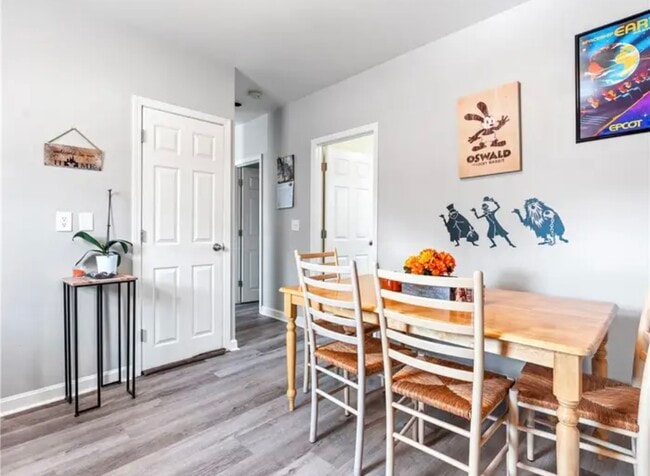 Photo - 406 N Broadway Unidad Rumford 1R