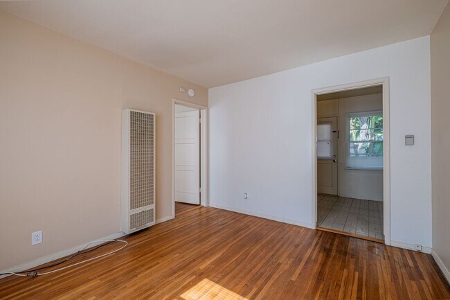 Photo - 1506 S Catalina Ave Unidad B