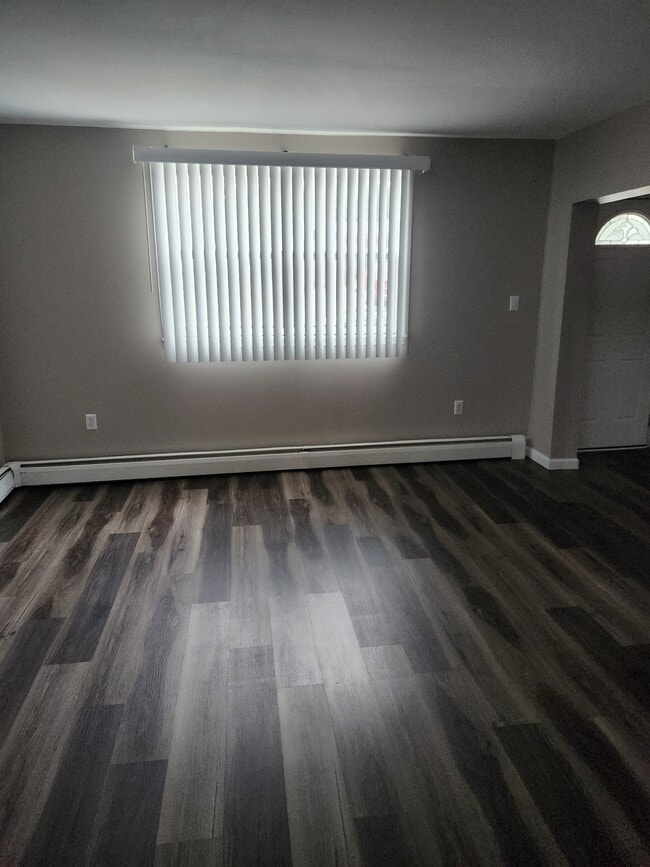 Family room - 27 E Coal St Unit 27 EAST COAL STREET