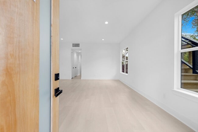 Photo - 8203 Moon Beam St