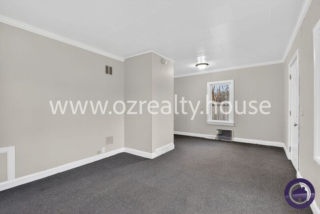 Photo - 1913 Newport Ave