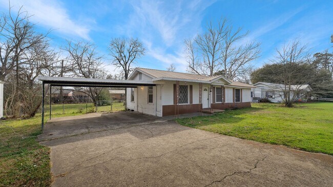 Photo - Cute home in New Boston