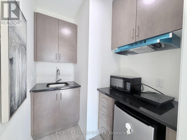 Photo - 1222 Rose Way