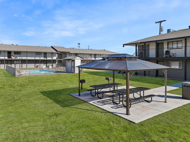 Photo - The Pointe at 23rd Apartments