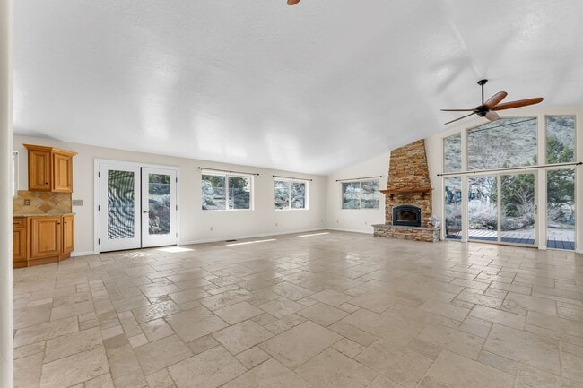 Photo - 155 Pioche Rd