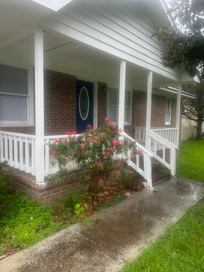 Building Photo - 3582 Greenwood Dr Rental
