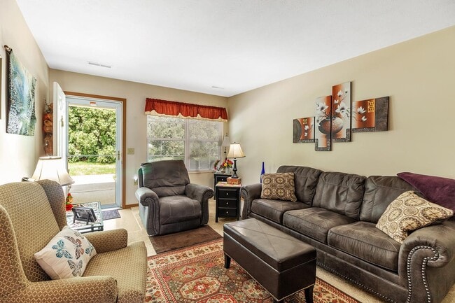 Photo - Tibbits Greene