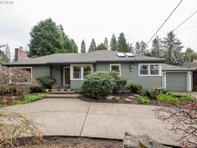 Photo - 6400 SW Vermont St