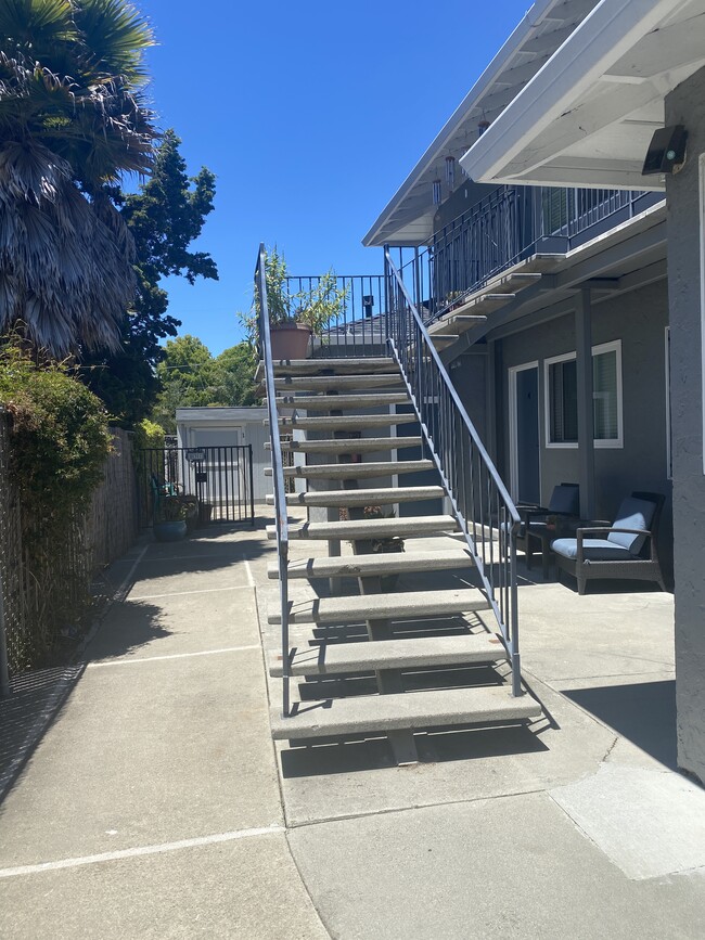 Photo - 837 Corcoran Ave