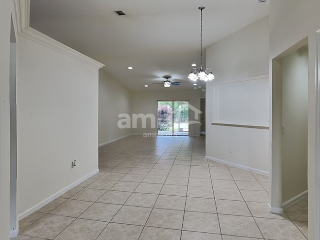 Photo - 1009 SW Alcantarra Blvd