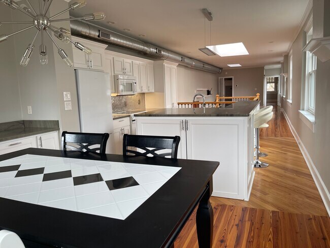 Photo - 116 E Council St Unit B