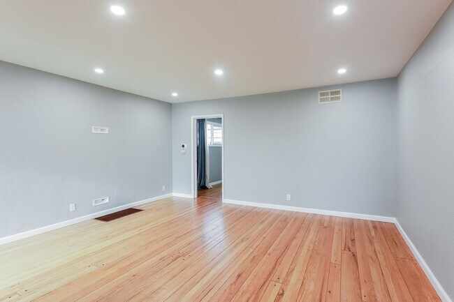 Photo - Beautiful 3 Bedroom Home In Millsmont!