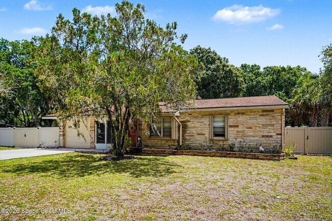 Photo - 122 East Ct