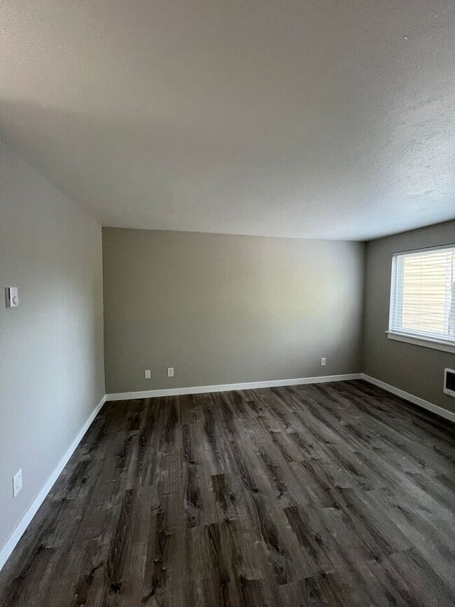 Photo - Updated 2BD/1BA Townhome- Move-In Ready Just in Time for Summer!