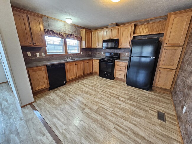 Photo - 130 Windsor Cir House
