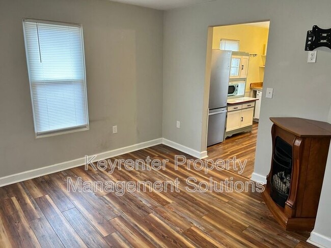 Photo - 2312 Poplar St