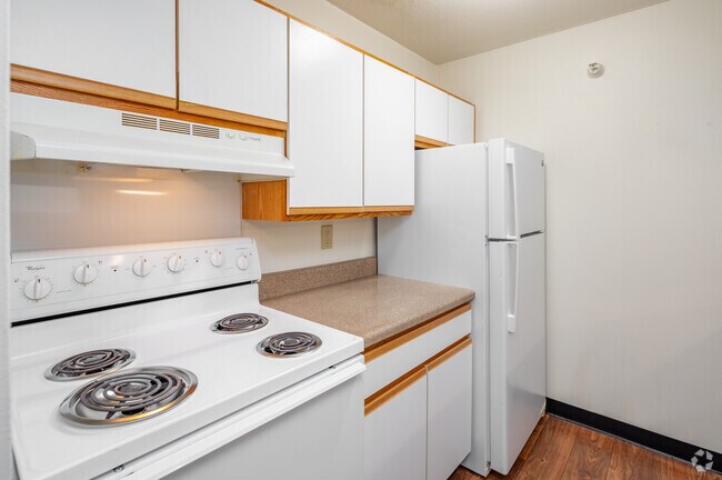 2BR, 1BA - 960SF - Kitchen