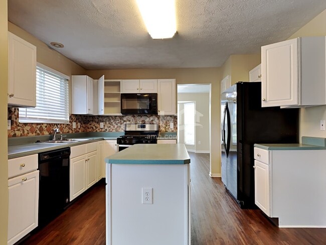 Photo - 7316 Pebble Crk