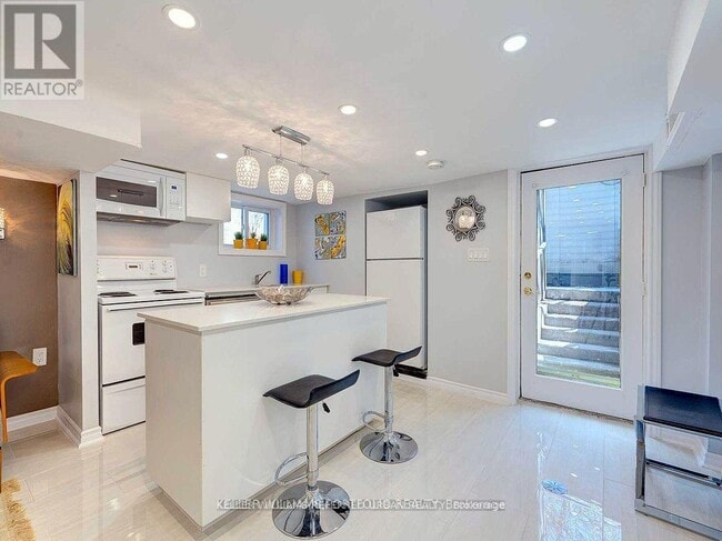 Photo - 431 Kingston Rd