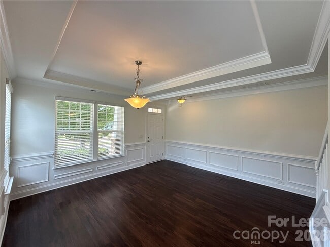 Photo - 1019 Dunhill Ln