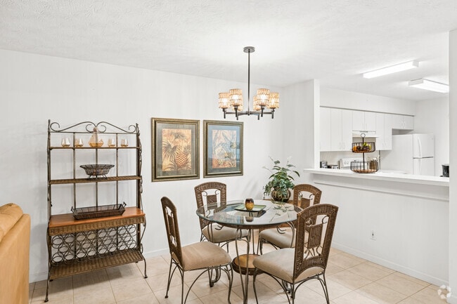 2BR, 2BA - 1,300SF - Dining Room