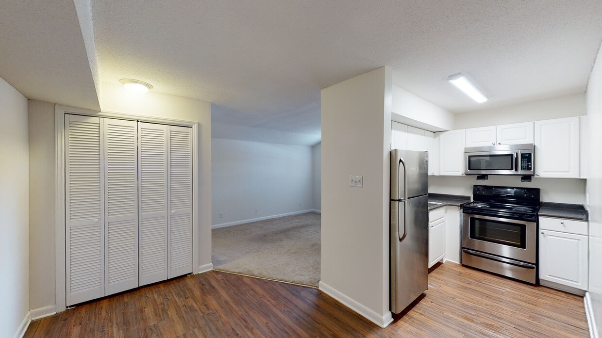 Photo - Royal Park - Students save up to 10%! Apartments