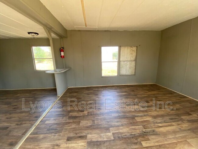 Photo - 8086 Heck Dr Unidad #9