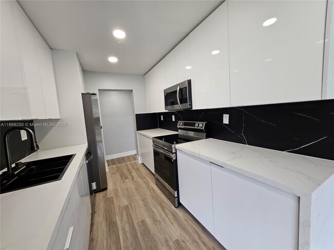 Photo - 2865 NE 13th Ave