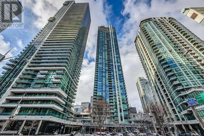 Photo - 33 Bay St. Unit 1413