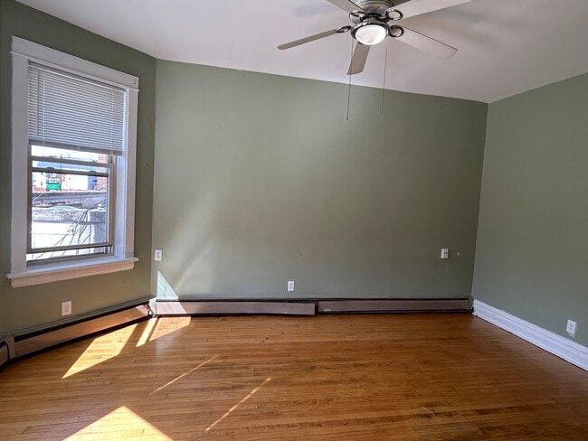 Photo - 2749 N Ashland Ave Unit 2nd floor