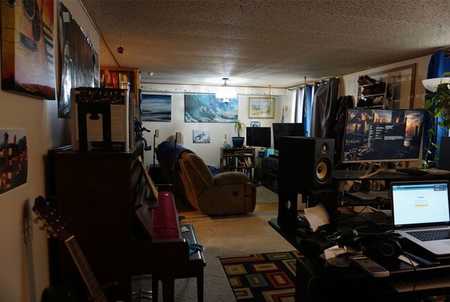 Photo - 2 Bedroom, 1 Bath duplex on Military Hill!