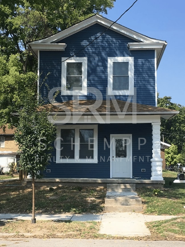 Building Photo - 631 E Chestnut St Unit 631-B