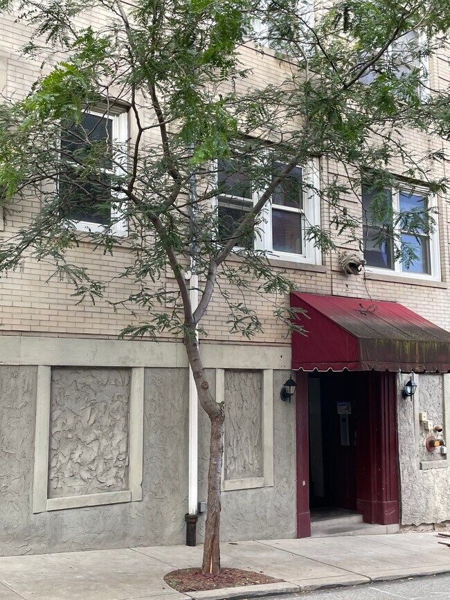 Entrance to building on S. Graham St. - 5523 Ellsworth Ave Unit #7B