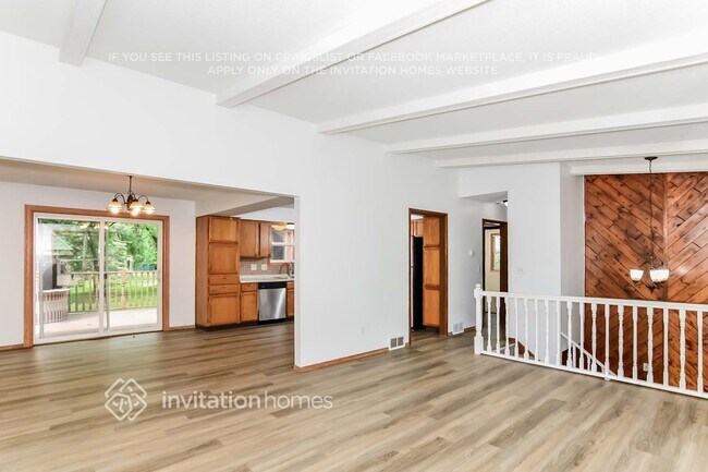 Photo - 906 Ghostley Ln N