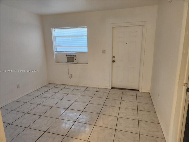 Photo - 2640 NW 2nd St Unidad 3