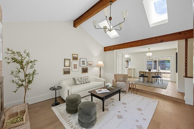 Photo - 1114 Stoneoak Ln