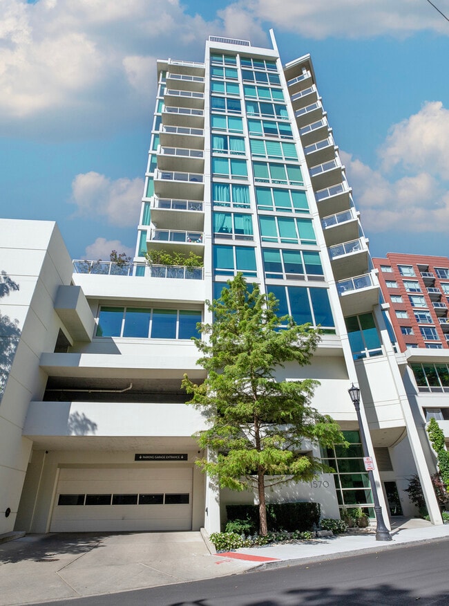 Building Photo - 1570 Elmwood Ave Unit 607 Rental
