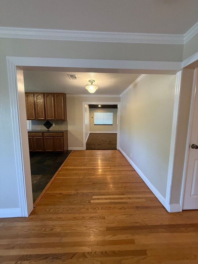 Photo - 309 Plum St