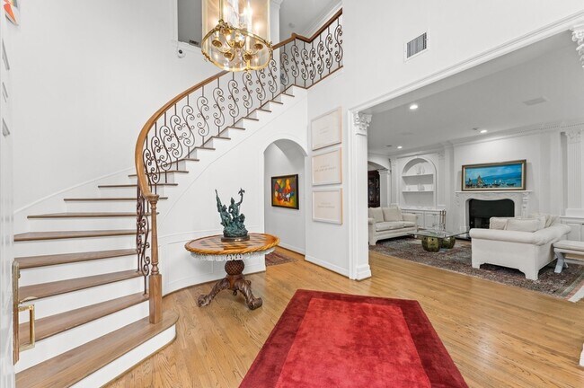 Photo - 2222 Nantucket Dr