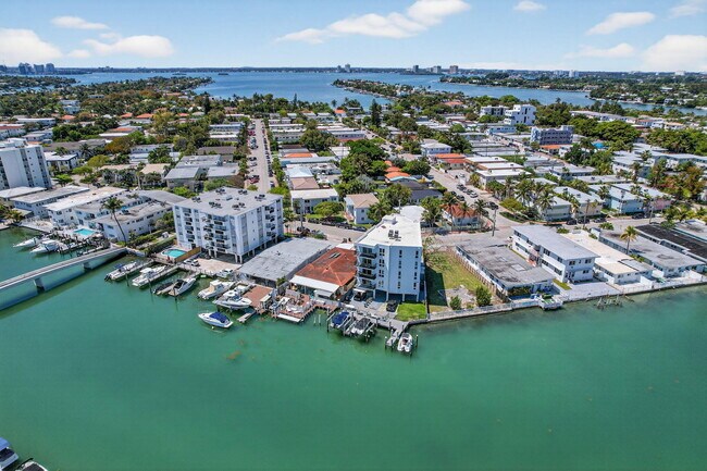 Photo - 8125 Crespi Blvd Unit 2