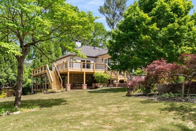 Building Photo - 490 Rock Springs Rd NE Rental