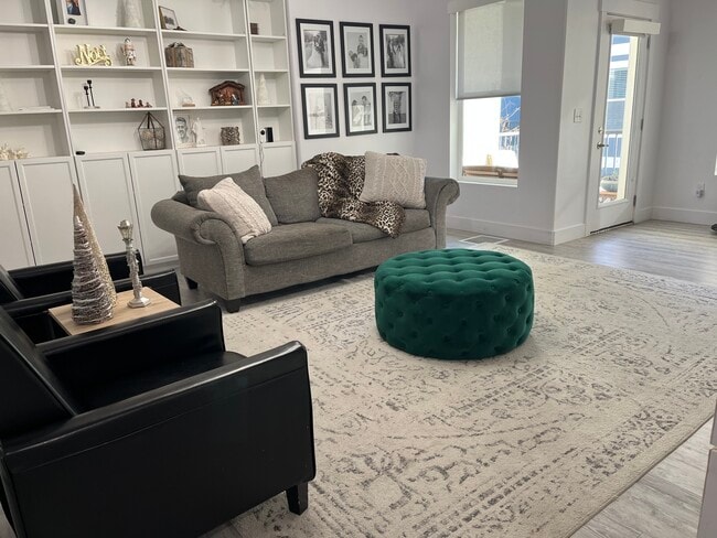 Photo - 1822 W Torlundy Dr