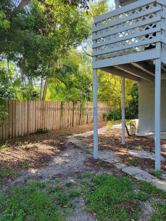 643 Wisteria Ct Unidad A
