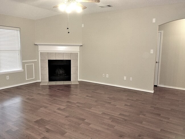 Photo - 641 Raven Dr