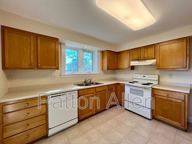 Photo - 334 Barnard Ave