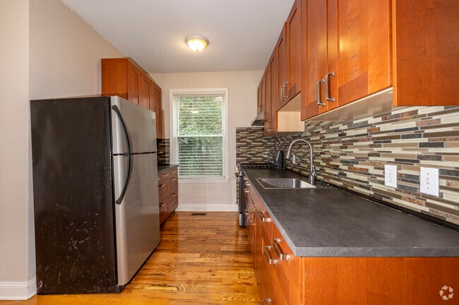 3BD, 1BA - Kitchen - 1,000SF